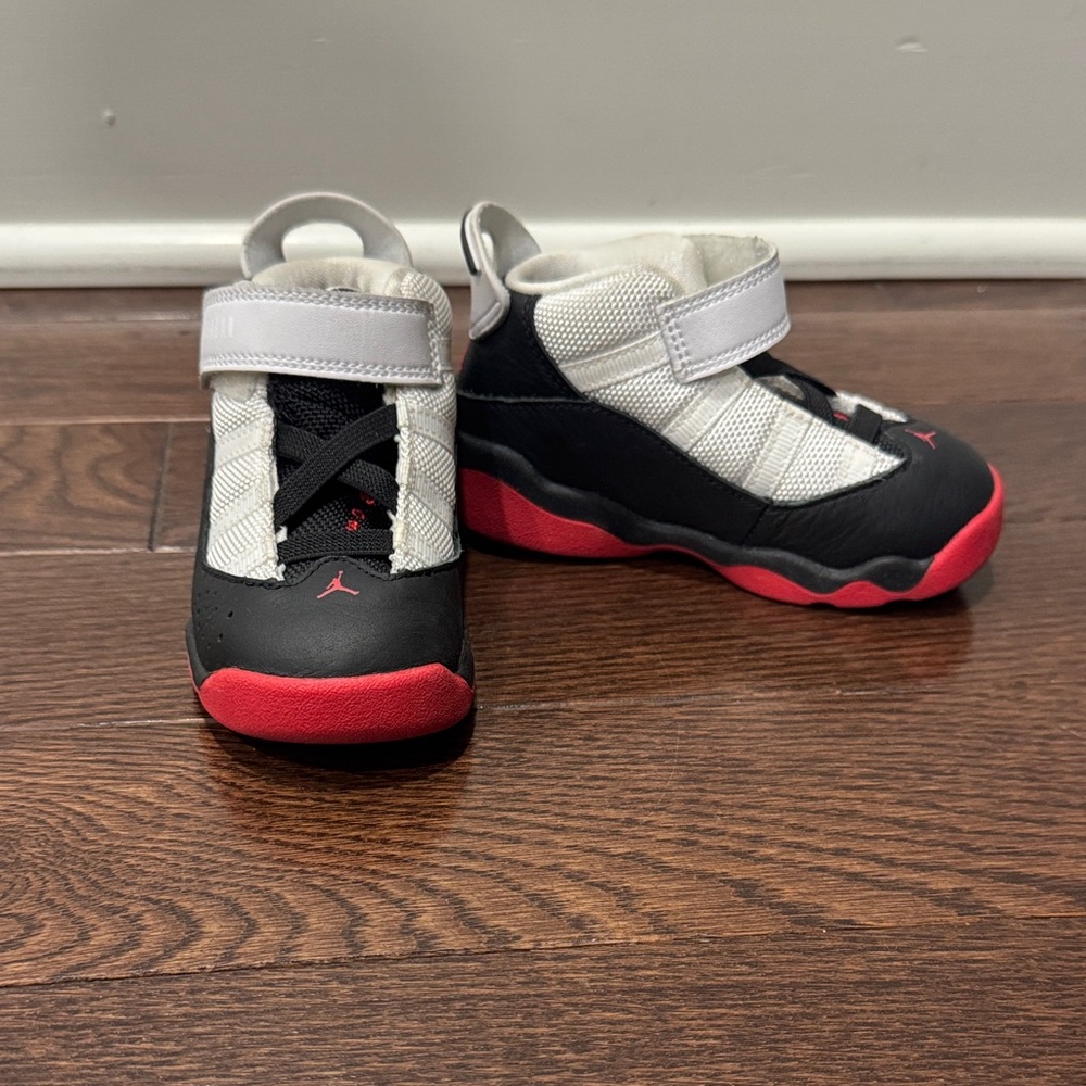 Air Jordan’s size 7c